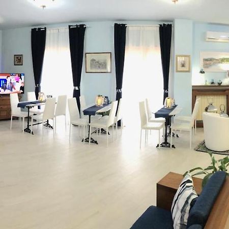 Hotel Due Torri ปอร์โตอัซซูร์โร ภายนอก รูปภาพ