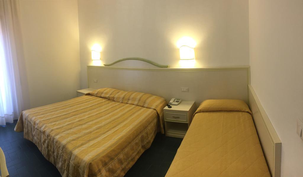 Hotel Due Torri ปอร์โตอัซซูร์โร ภายนอก รูปภาพ