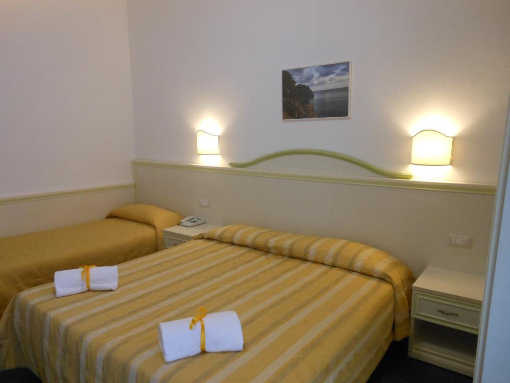 Hotel Due Torri ปอร์โตอัซซูร์โร ภายนอก รูปภาพ