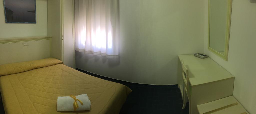 Hotel Due Torri ปอร์โตอัซซูร์โร ภายนอก รูปภาพ