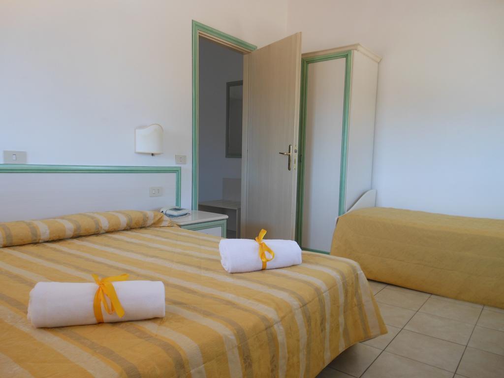 Hotel Due Torri ปอร์โตอัซซูร์โร ภายนอก รูปภาพ
